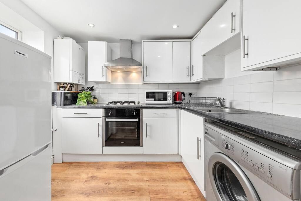 דירות לונדון 1Br Modern Flat On Edgware Rd Ed3 מראה חיצוני תמונה